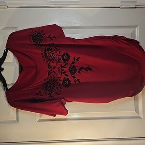 NWOT Espresso Short Sleeved Roomy Beaded Sequince Cinched Sides Red Black Large